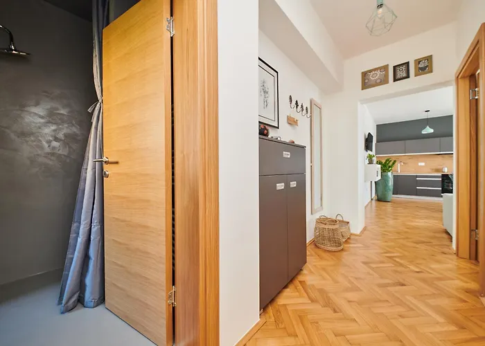 아파트 Mina's Shine 우마그