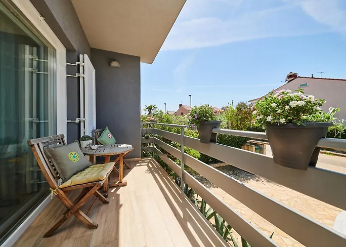 Mina's Shine 아파트